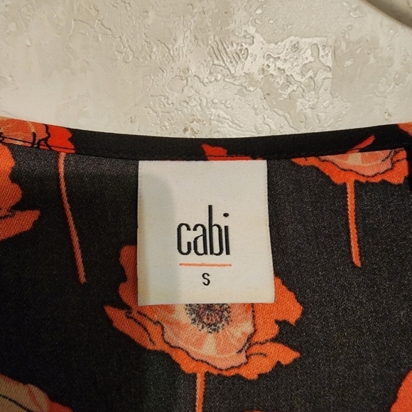Cabi Flanders Poppy Black Red Floral Short Sleeve Blouse Size S - Picture 2 of 7